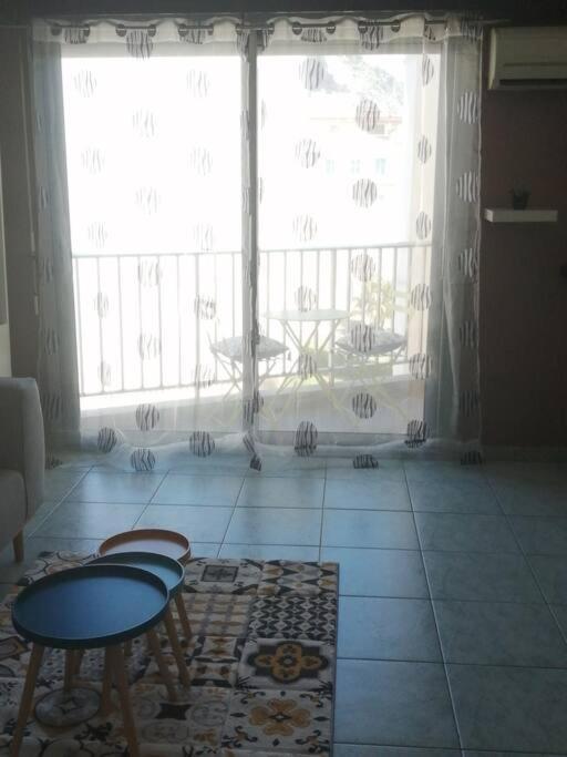 Joli Studio Bord De Mer, Clim, Balcon, Parking Prive Menton Exterior photo